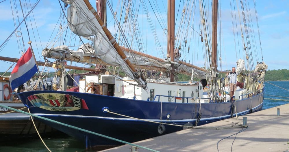 Gallant stern - Sailing transport